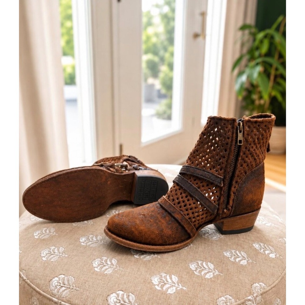 Corral C3125 Distressed Brown Leather Perforated Buckle Ankle Boots Womens 9 M